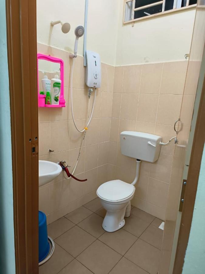 Wafiy Homestay Macang Екстер'єр фото