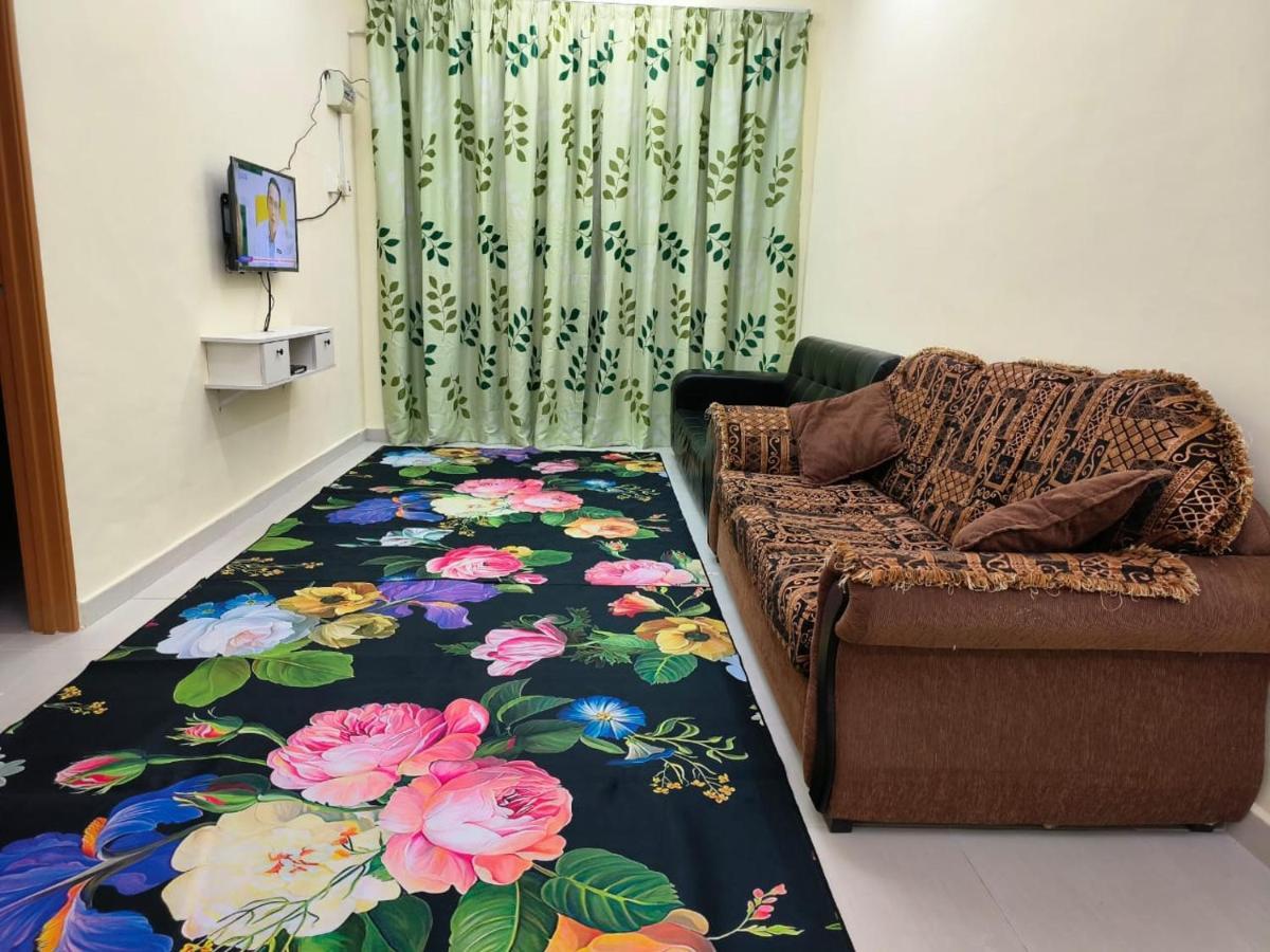 Wafiy Homestay Macang Екстер'єр фото