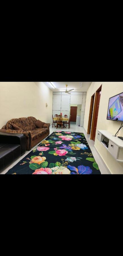 Wafiy Homestay Macang Екстер'єр фото