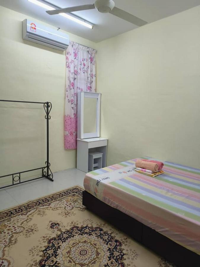 Wafiy Homestay Macang Екстер'єр фото