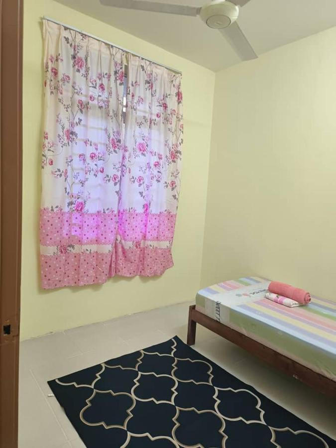 Wafiy Homestay Macang Екстер'єр фото