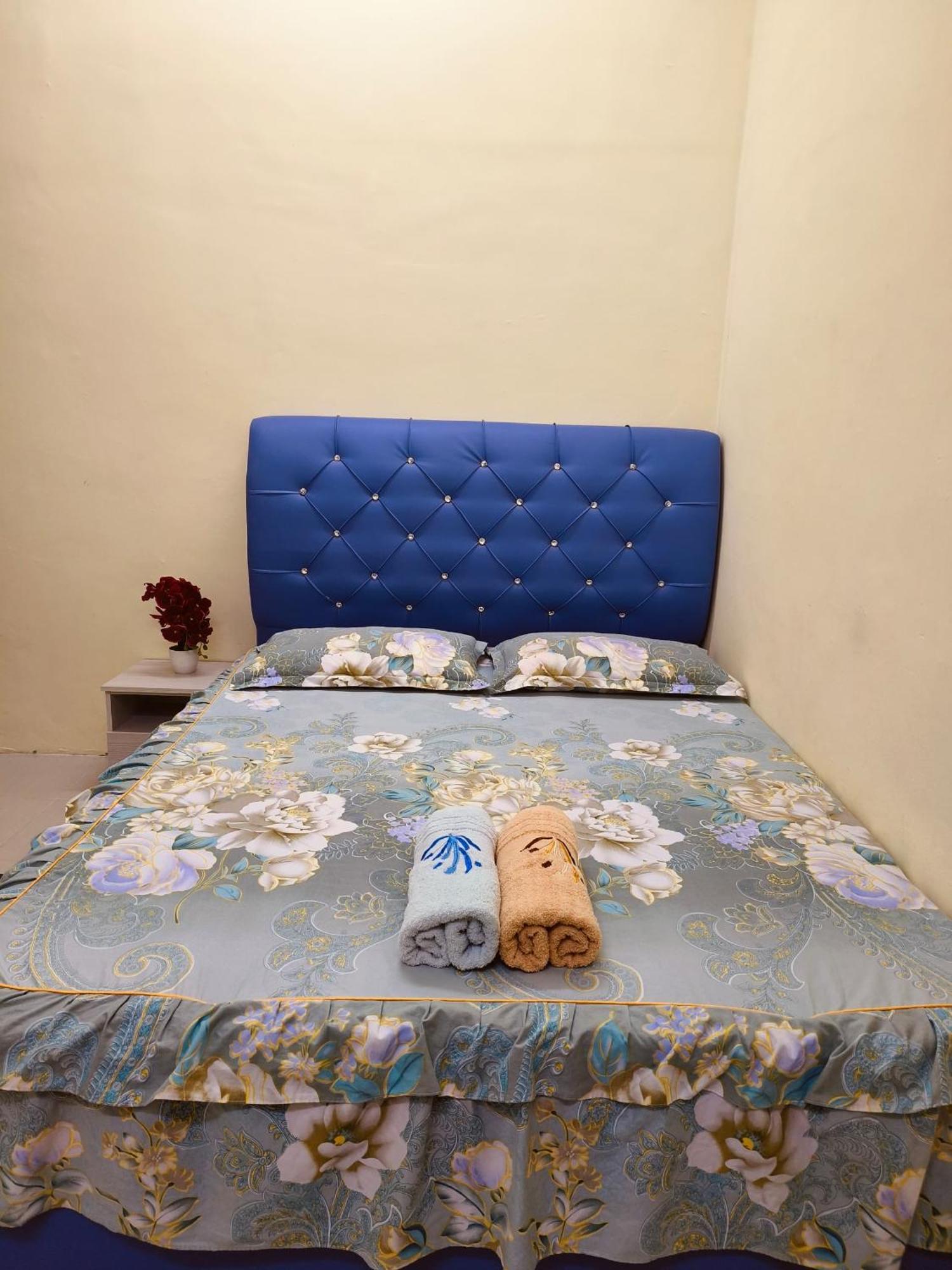 Wafiy Homestay Macang Екстер'єр фото